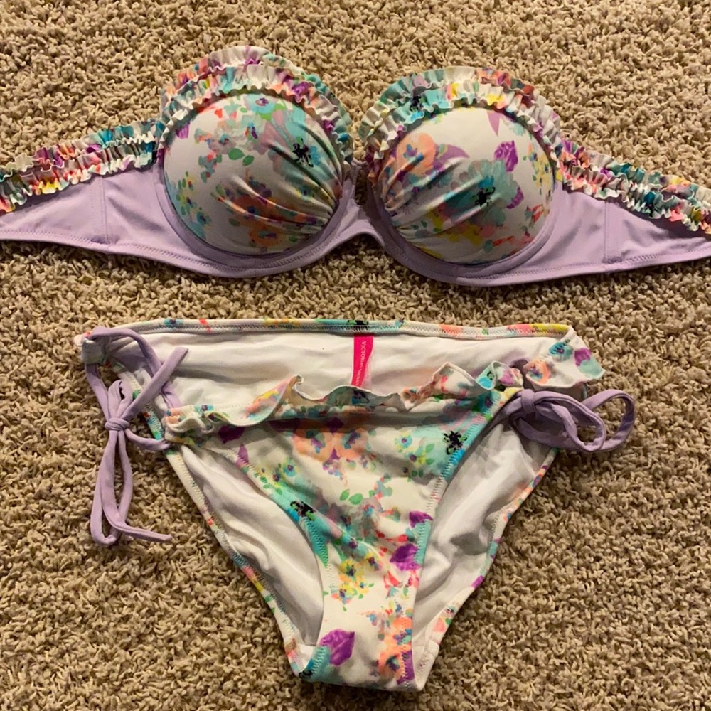 Victoria’s Secret bikini